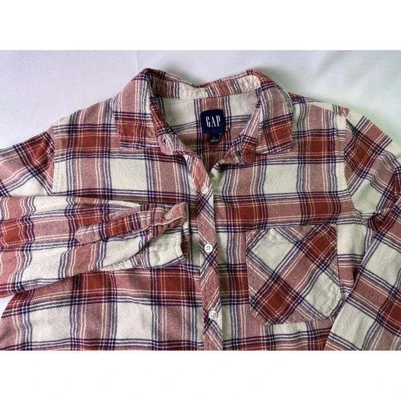 GAP Women Flannel Plaid Shirt Red Cream Blue Long Sleeve Button‎ Up Size L - Picture 2 of 9